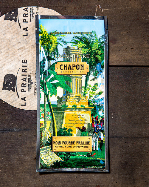 Chocolat Chapon Noir Fourré Praliné sel fumé et pistache